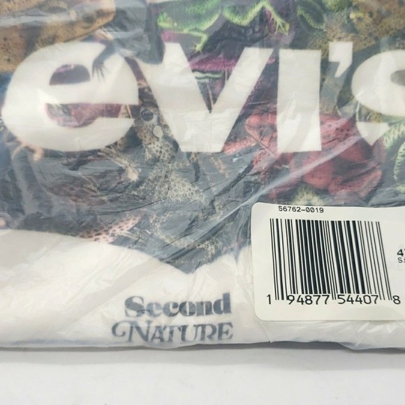 Levi's Graphic T-Shirt Big Men's Sizes Available 4XLT, 5XL, 6XL NIP - Picture 3 of 4